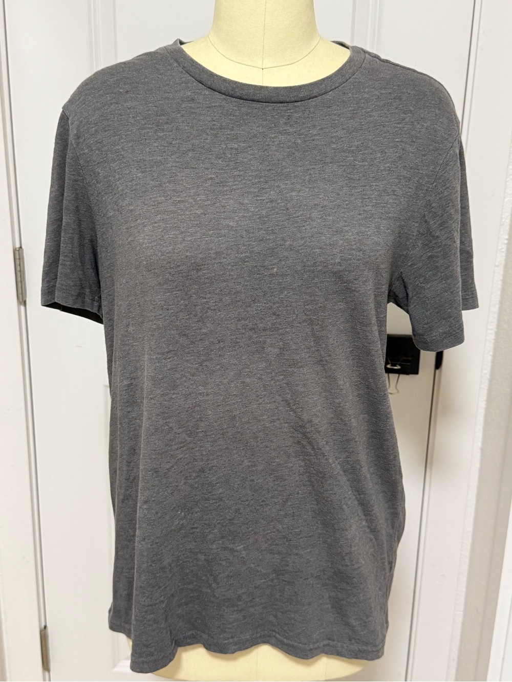 Medium Grey Urban Pipeline Awesomely Soft Ultimate Tee – Great Condition